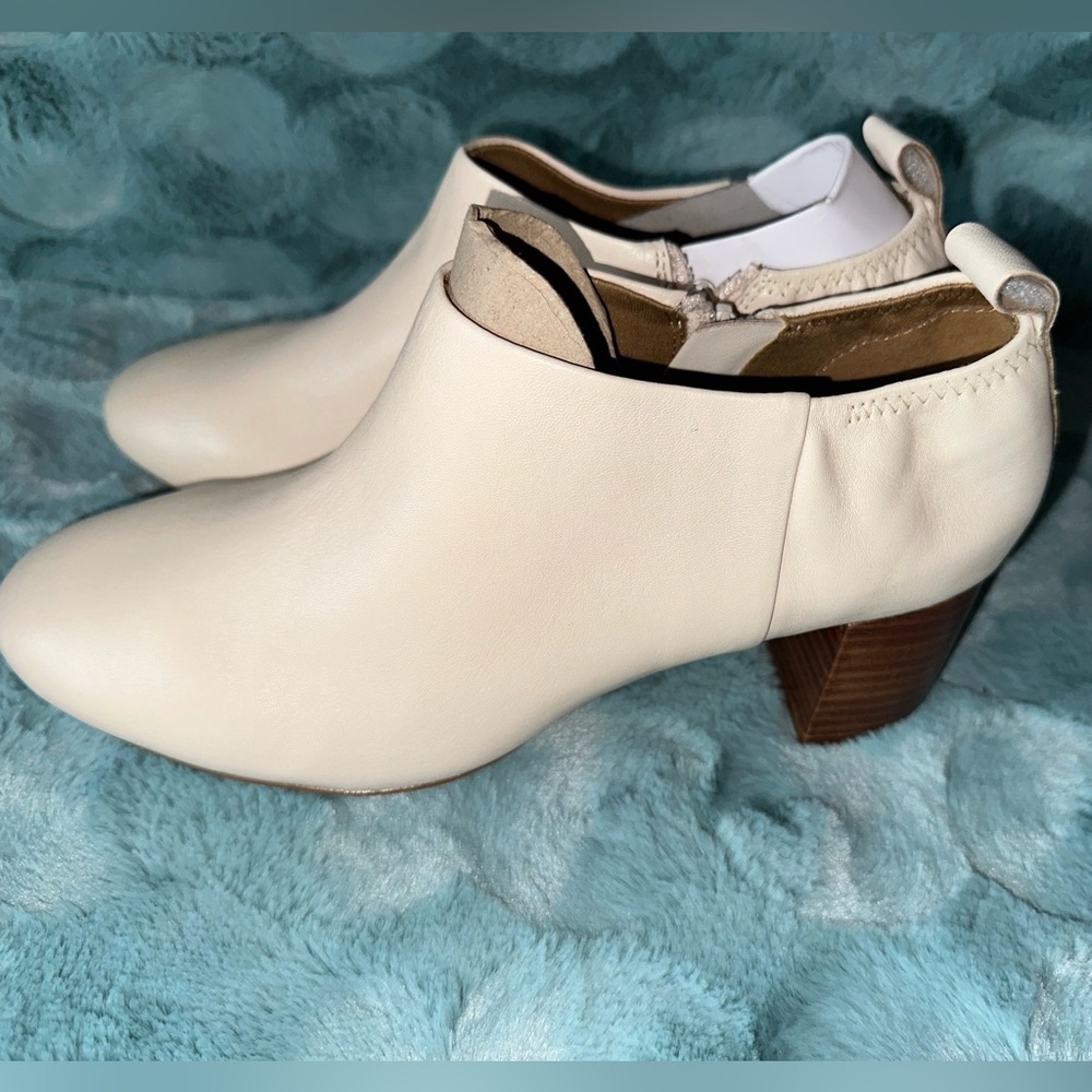 Aerosoles short healed shoe